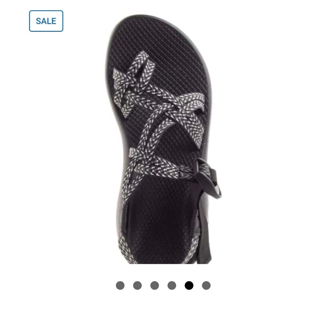 NWOT Women's Black and White Chaco Sandals